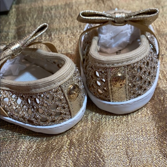 Stuart Weitzman Baby Layla Gold Shoes - Picture 5 of 6